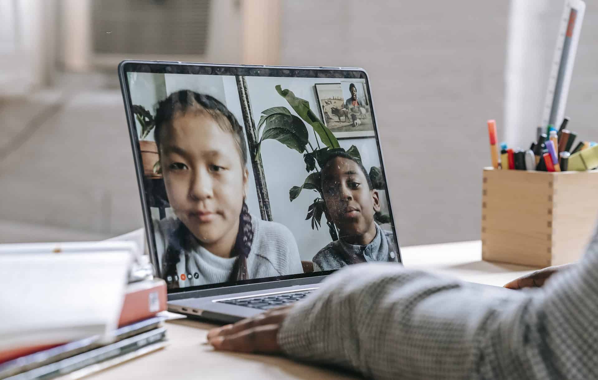 Top 6 Tips For Using Videos In Your eLearning Courses