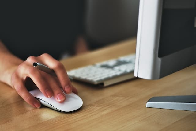4 Reasons Why You Should Integrate Your LMS with Your HR System
