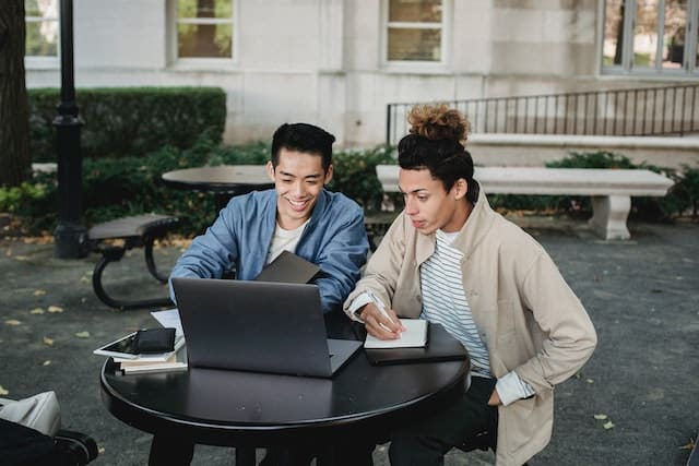Students find internship programs