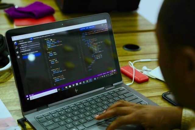How to Find Programming Tutor: The Best Online Sources to Learn Programming