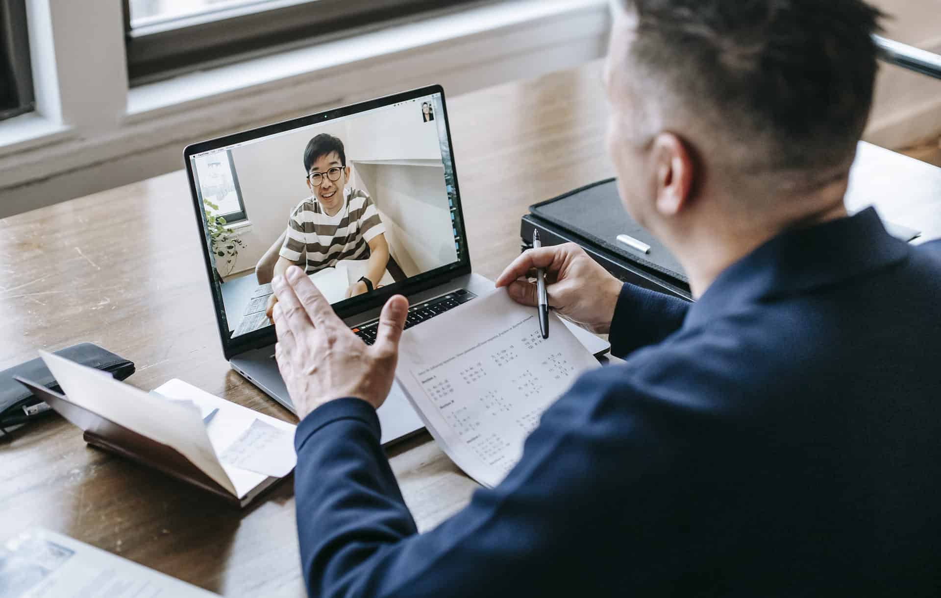 How Online Education Truly Helps: Is eLearning Good For The Education System And Society?