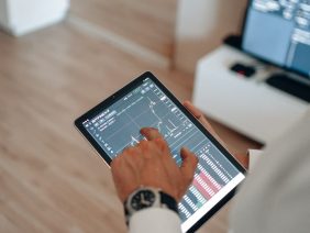 pexels alphatradezone 5833803