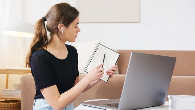 The 8 Microlearning Must-Haves For Better Compliance Online Training