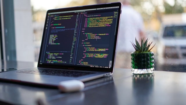 How effective is learning to program with a private tutor?