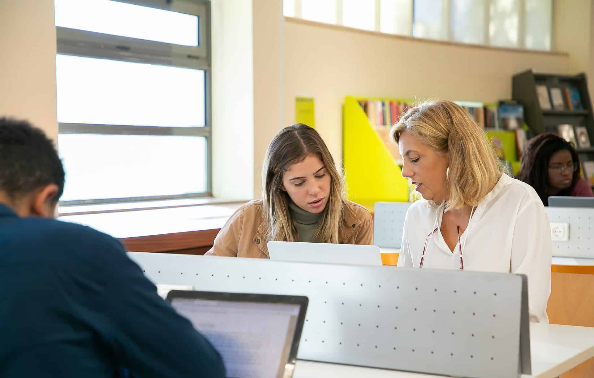 5 Questions to Ask Your Child’s Teacher During the Parent-Teacher Conference (PTC)
