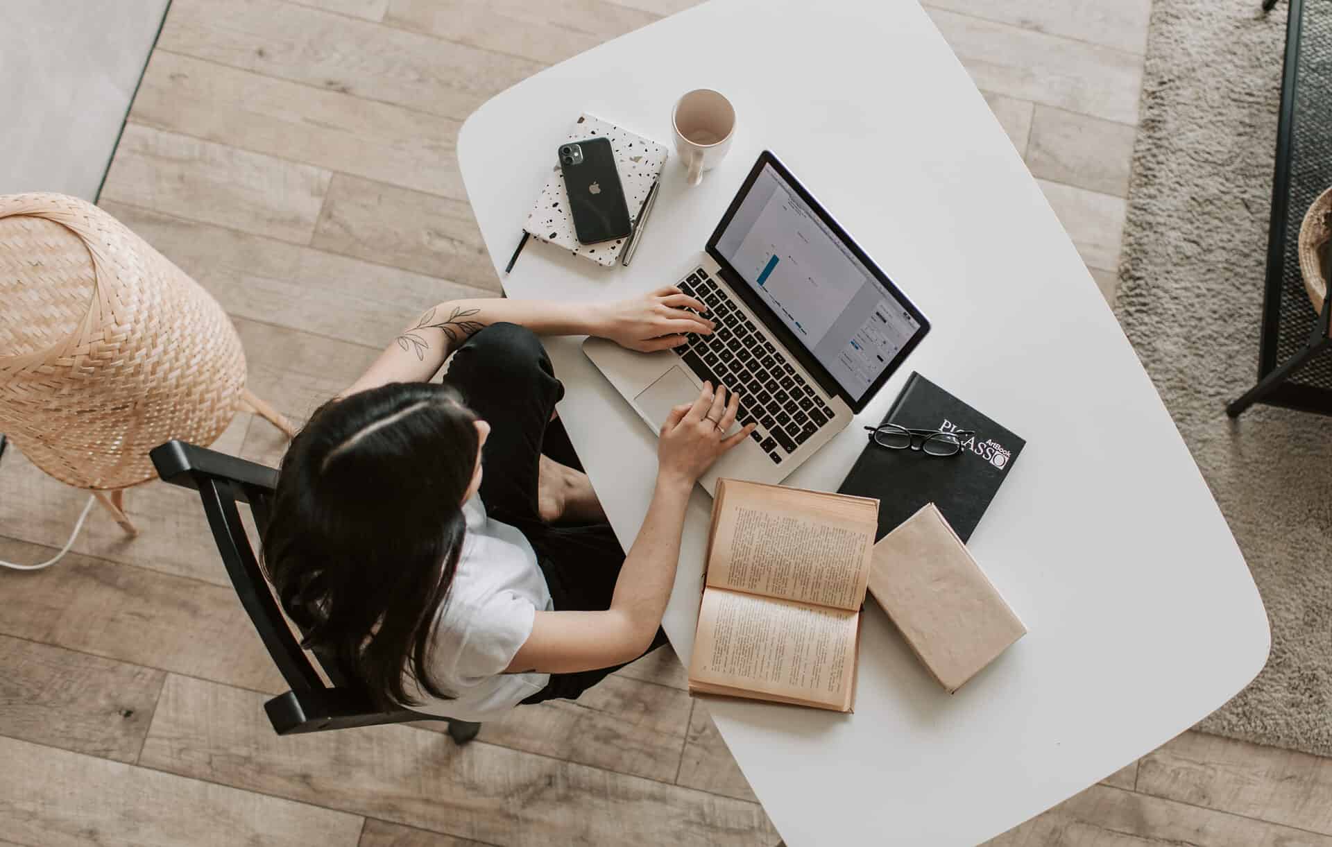 How Can I Hire a Private English Tutor Online?