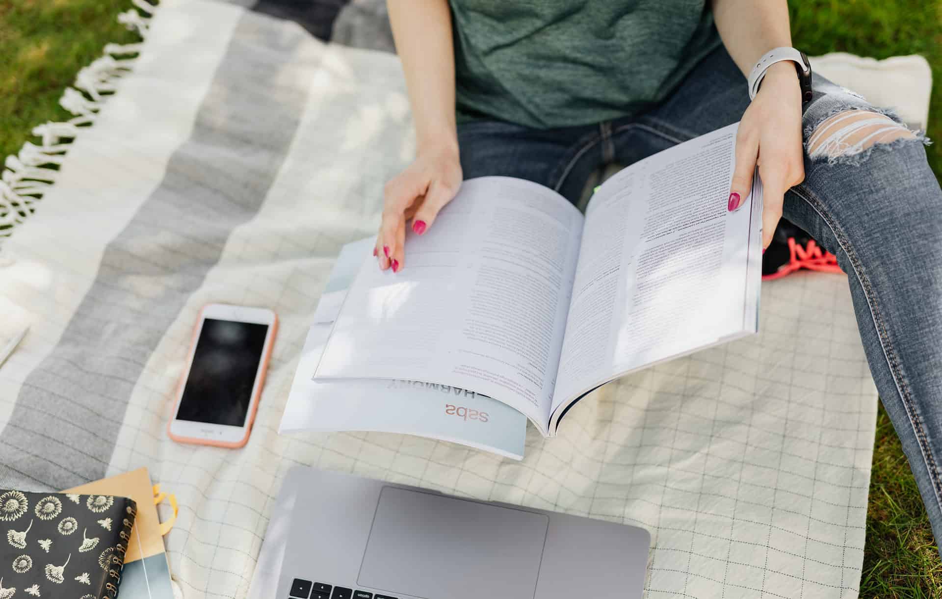 Formal or Informal learning? The Types of Learning and How to Choose the Best for Your Training Program