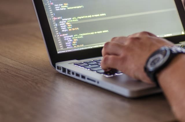 Can web training software replace your offline training?