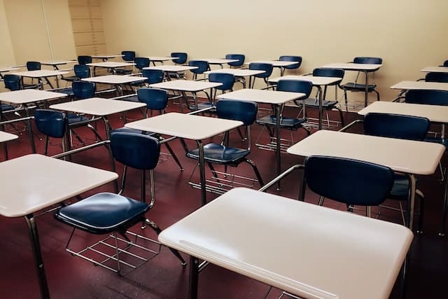 Why Studying in University Make Students Unhappy?
