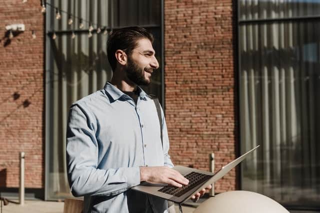 The Benefits of Using a Cloud-based LMS for Corporate Training