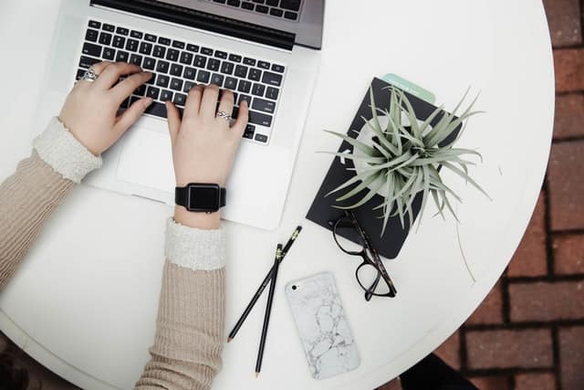 Working Part Time as an English Literature Student in Delhi: How Much Can I Earn?