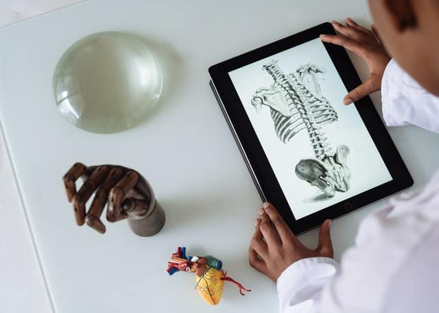 How To Use Multimedia In eLearning: 6 Factors To Consider