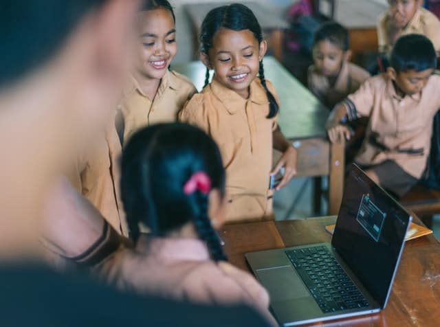 Advantages and Disadvantages of Rapid eLearning