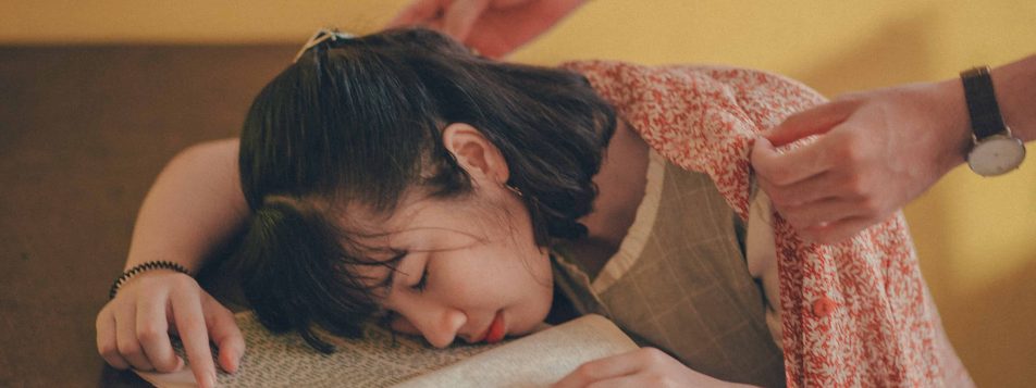 blanket book care 1124837 min