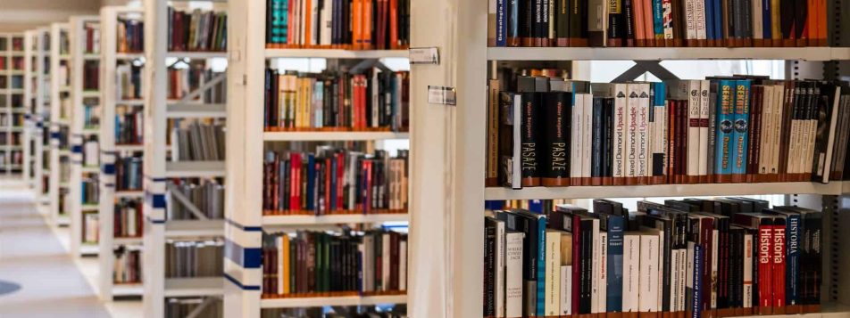 Local VS Overseas Scholarships – Things to Consider