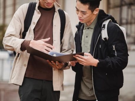 Jenis Pekerjaan Part Time untuk Mahasiswa pexels armin rimoldi 5553639