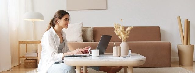 Apakah kuliah online menurutmu itu efektif atau hanya sekadar formalitas saja? Apakah kuliah online menurutmu itu efektif atau hanya sekadar formalitas saja?