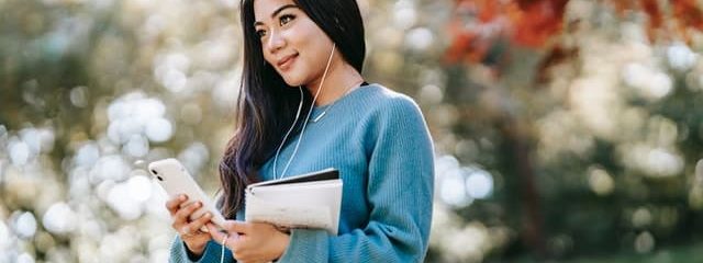 Benefits of Mobile Learning in Distance Education