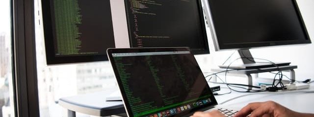 Teaching programming languages online – challenges and how to address them