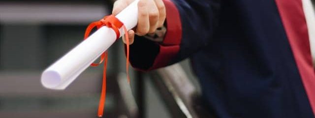 4 Things to Avoid When Applying for Scholarships 4 Things to Avoid When Applying for Scholarships