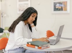 Pernahkah Kamu Berpikir untuk Pindah Jurusan Kuliah?