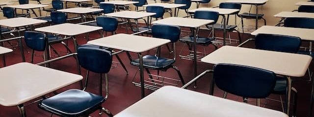 Why Studying in University Make Students Unhappy? Why Studying in University Make Students Unhappy?