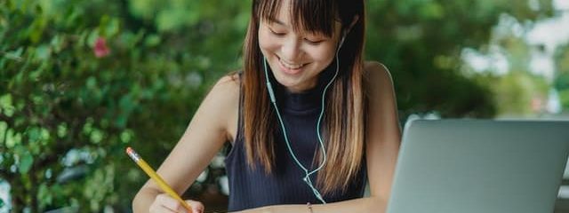 Paid vs free LMS: Which one do you need? Paid vs free LMS: Which one do you need?