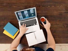 The Best Zoom In-Apps For You to Improve Your Presentation