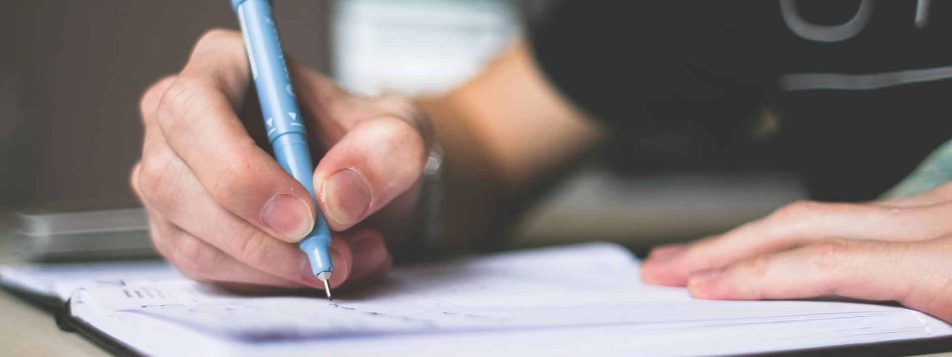 Teks Fiksi Atau Ilmiah: Tips Produktif Menulis Bahasa Inggris